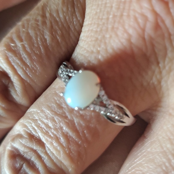 STERLING SILVER MOONSTONE RING - Picture 2 of 4